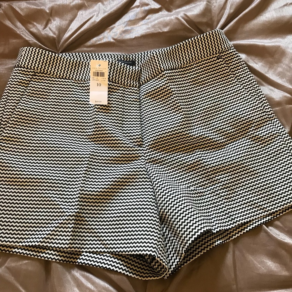 Ann Taylor Black and White pattern shorts.  NWT